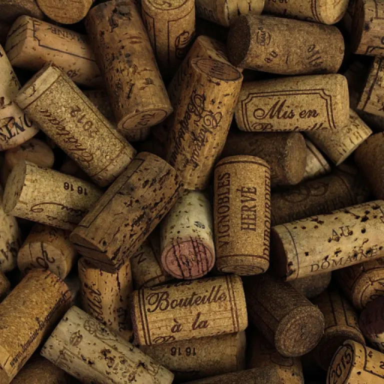 Honey jack whiskey et vins : comment la douceur au miel bouscule le tennessee whiskey